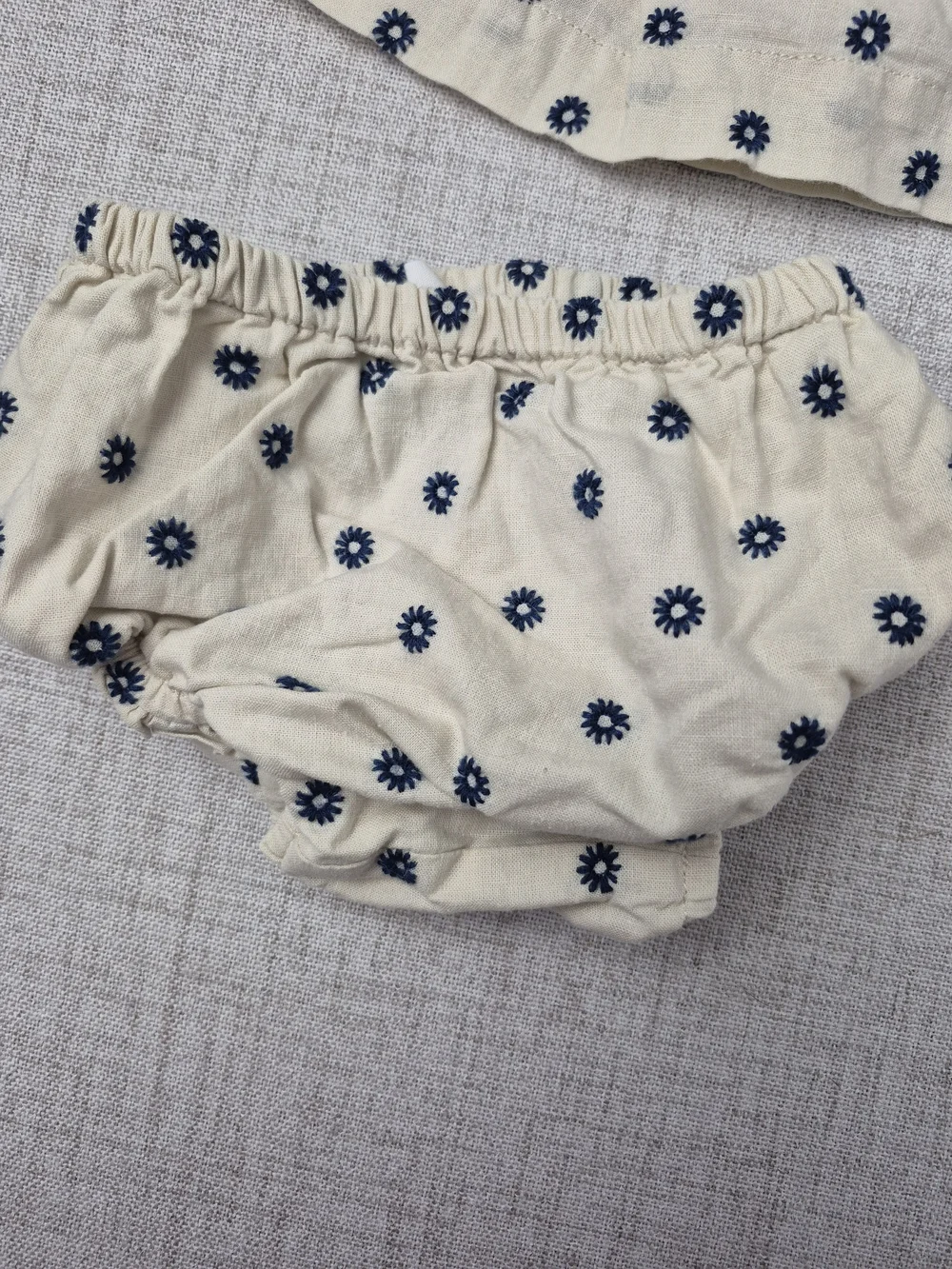 babyGAP Embroidered Floral Linen Blend Top & Diaper Cover Set 3-6M
